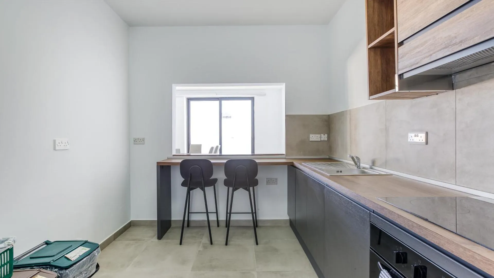 Seafront Sliema Apartment With Balcony & Sea Views By Jl 0*,  Malta