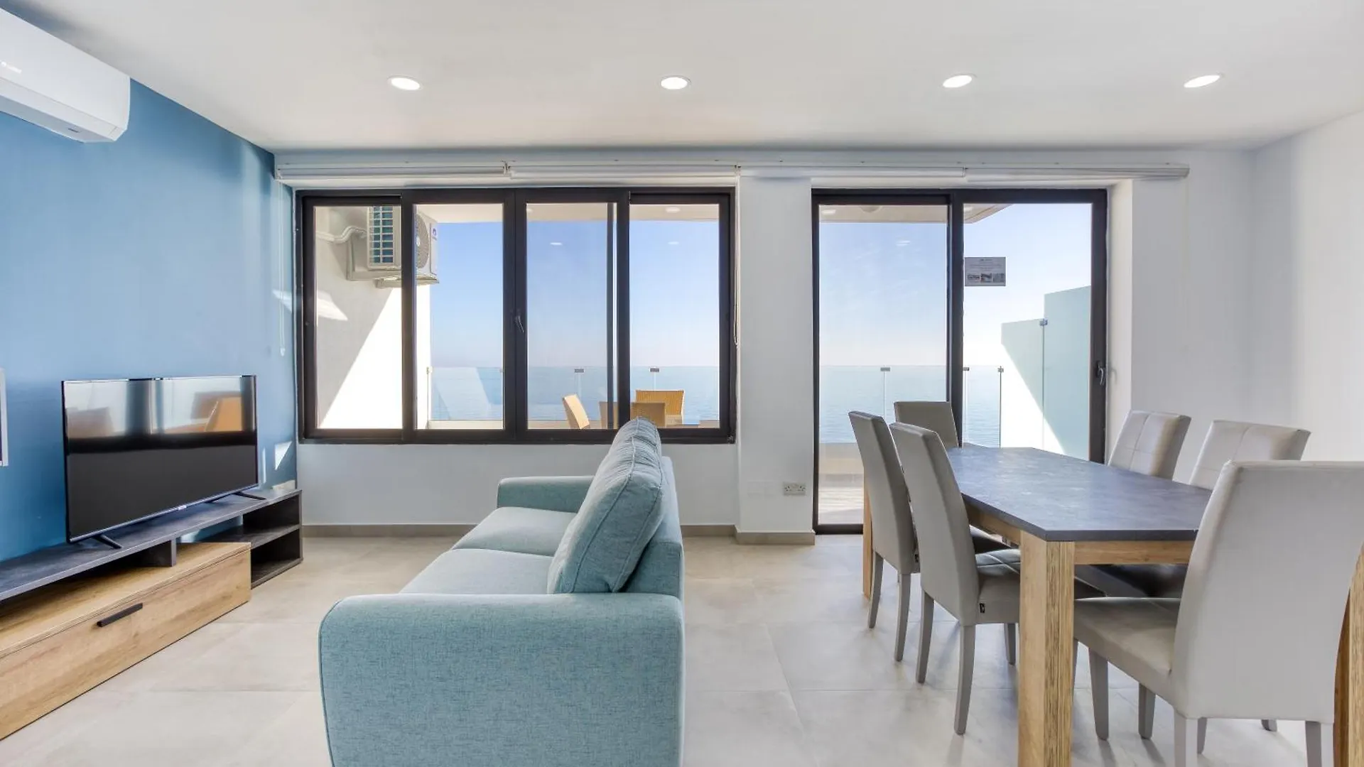 Seafront Sliema Apartment With Balcony & Sea Views By Jl 0*,  Malta